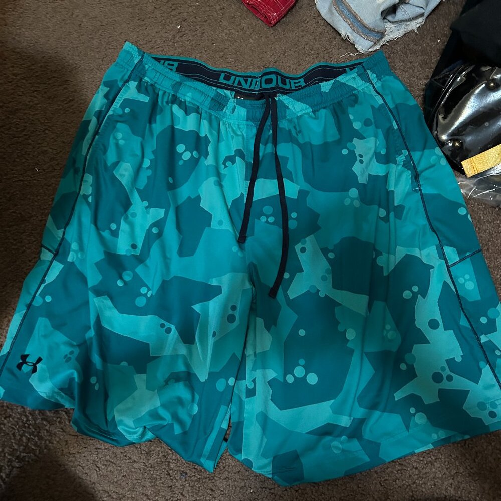 under armour loose heatgear long shorts XXL Blue Abstract Camo Print‎